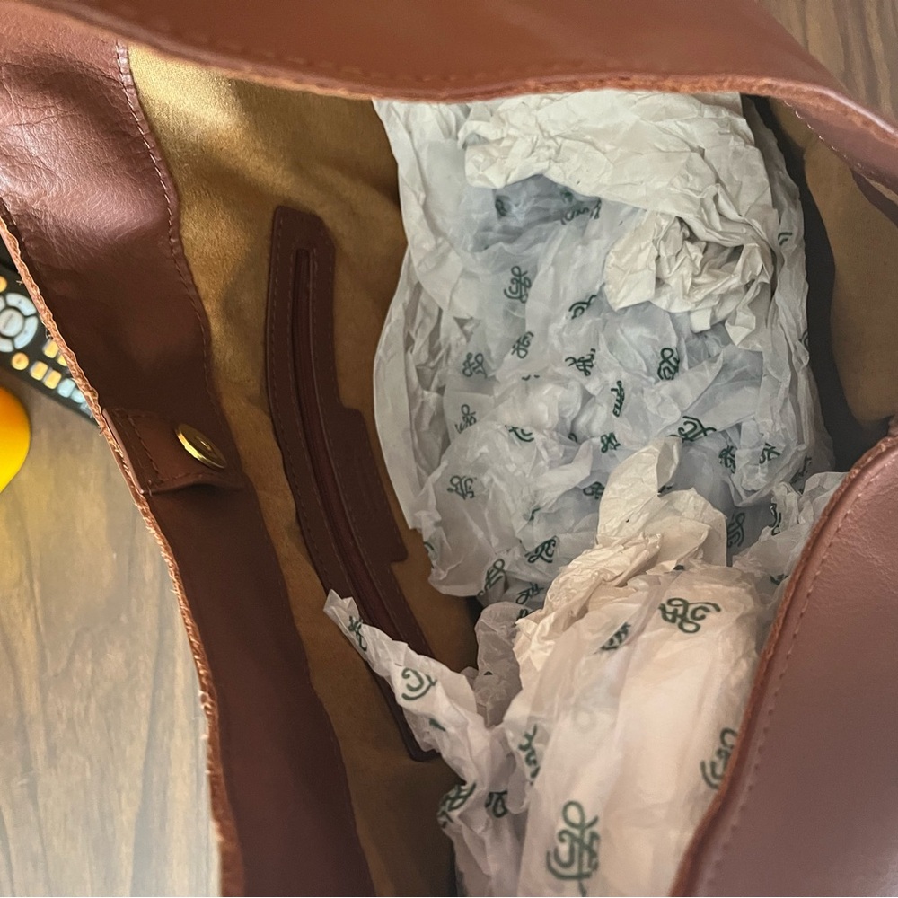 Elegant Leather Hobo Bag in Rich Brown - Picture 5 of 6